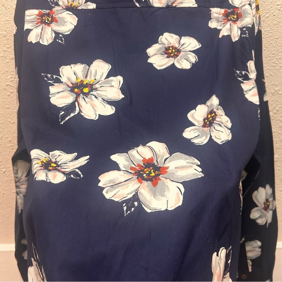 Eighth Avenue Long Sleeve Navy and Floral Men’s Button-Up Shirt Size L NWT - Picture 7 of 7